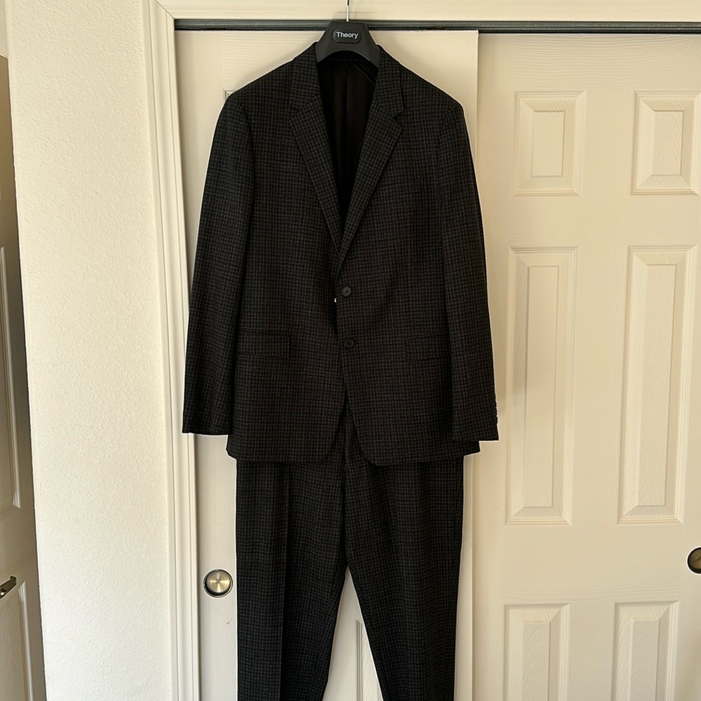 Theory Suit